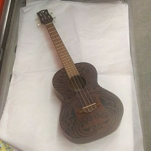 Luna. Ukulele Tribal Tenor Mahogany/ With Booklet And DVD